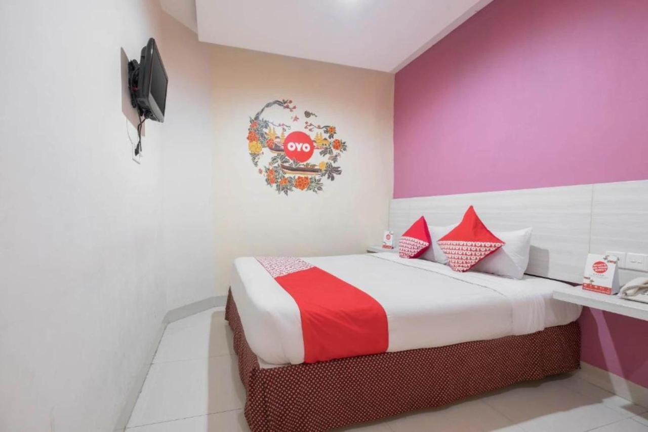 Collection O 91714 Hotel Alden Makassar Exterior photo