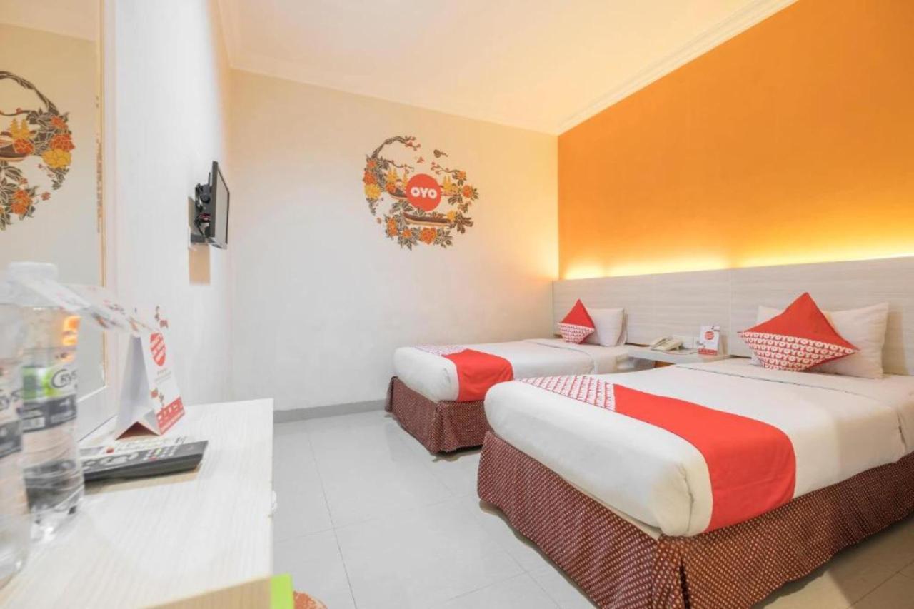 Collection O 91714 Hotel Alden Makassar Exterior photo