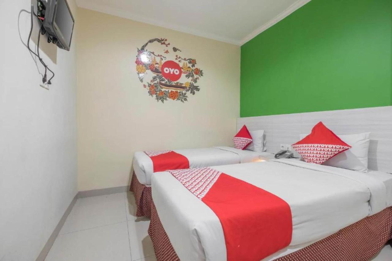 Collection O 91714 Hotel Alden Makassar Exterior photo