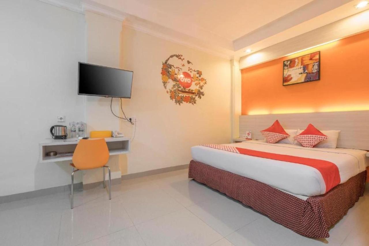 Collection O 91714 Hotel Alden Makassar Exterior photo