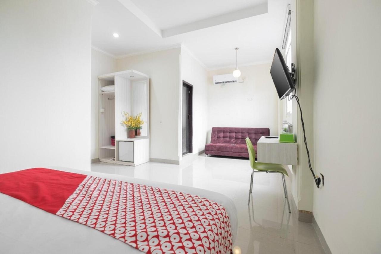 Collection O 91714 Hotel Alden Makassar Exterior photo