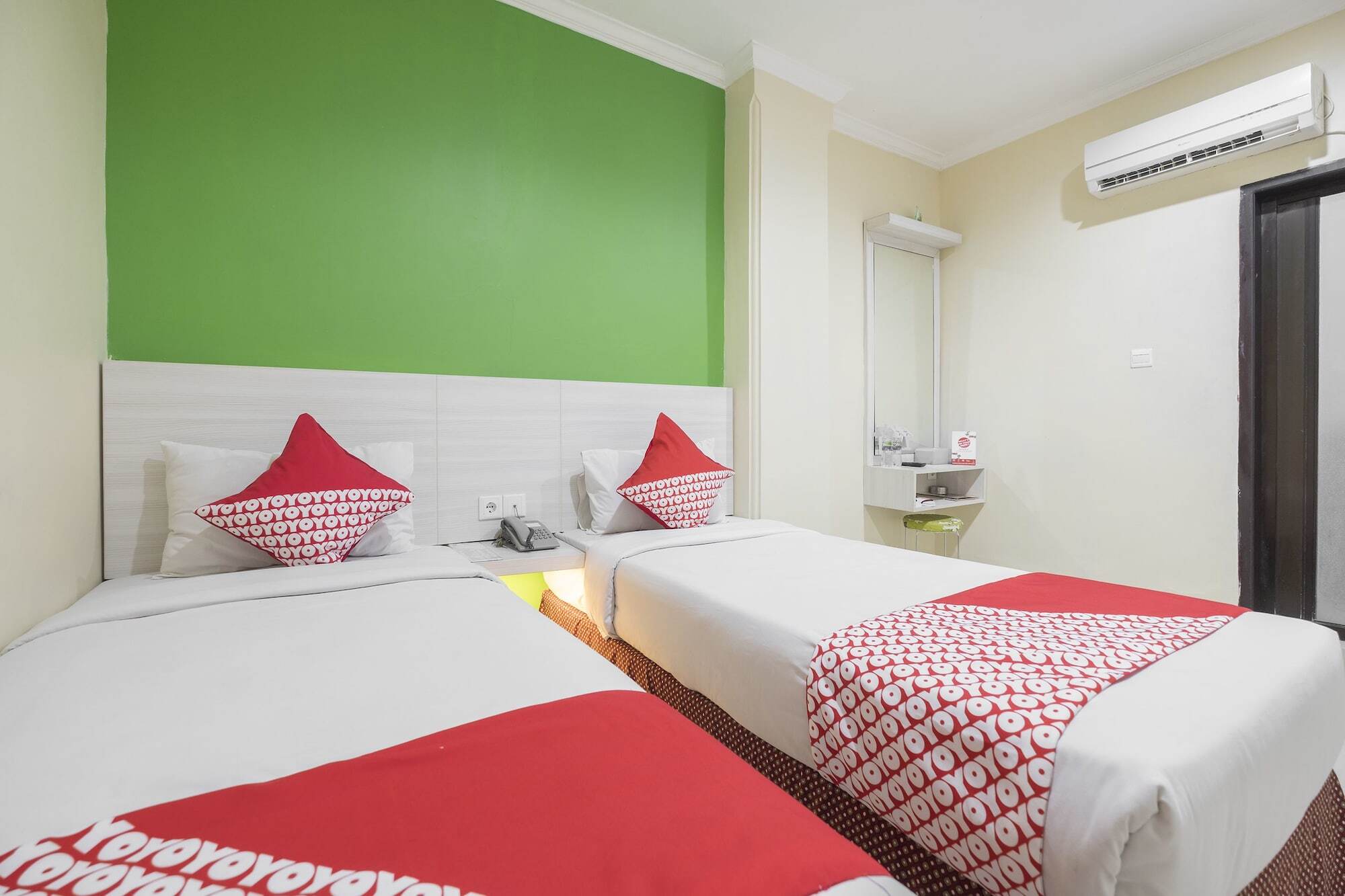 Collection O 91714 Hotel Alden Makassar Exterior photo